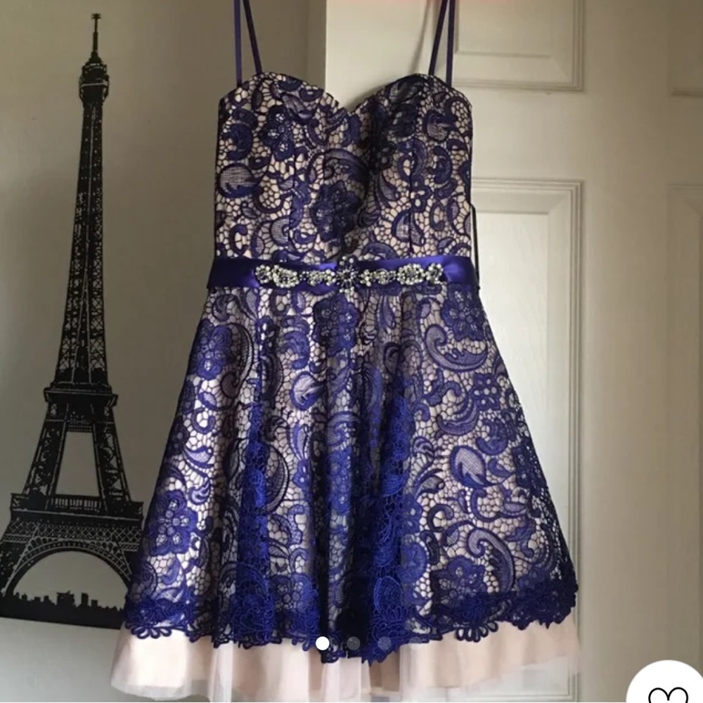 beautiful blue / nude dress